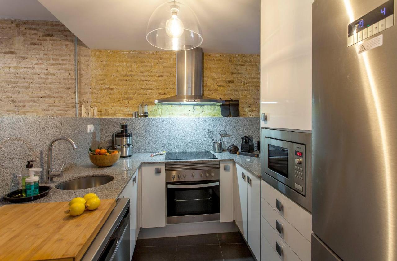 Luxurious & Alluring Home In Historic Town Valencia Bagian luar foto