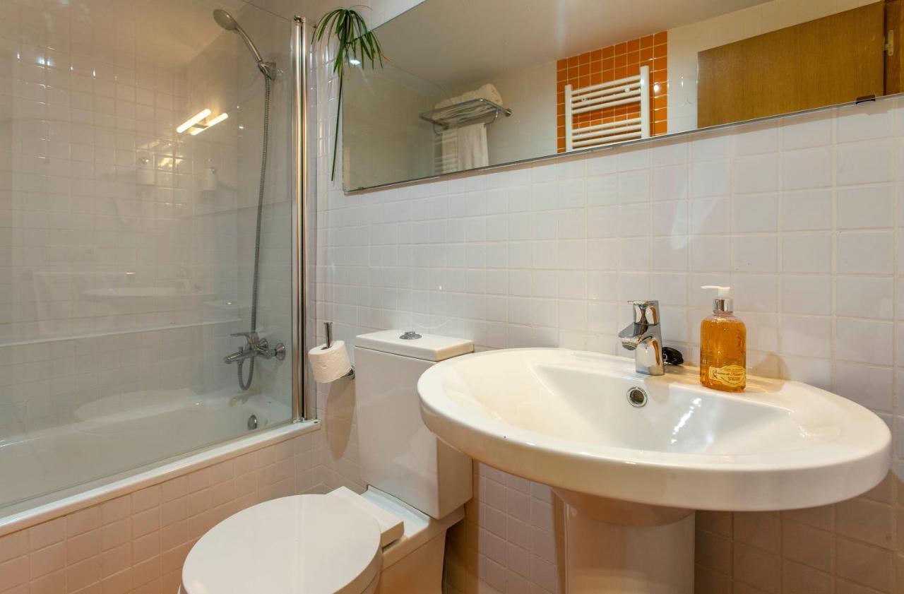 Luxurious & Alluring Home In Historic Town Valencia Bagian luar foto