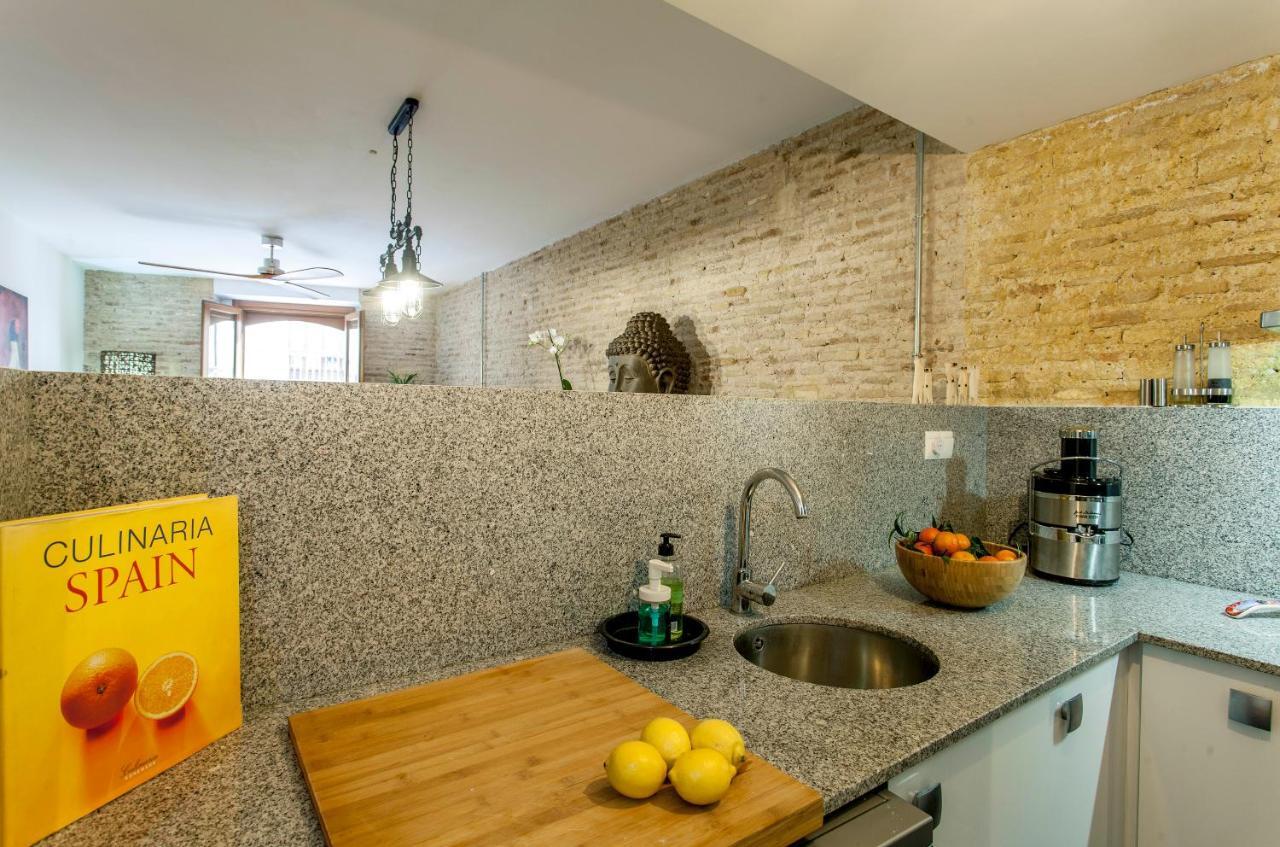 Luxurious & Alluring Home In Historic Town Valencia Bagian luar foto