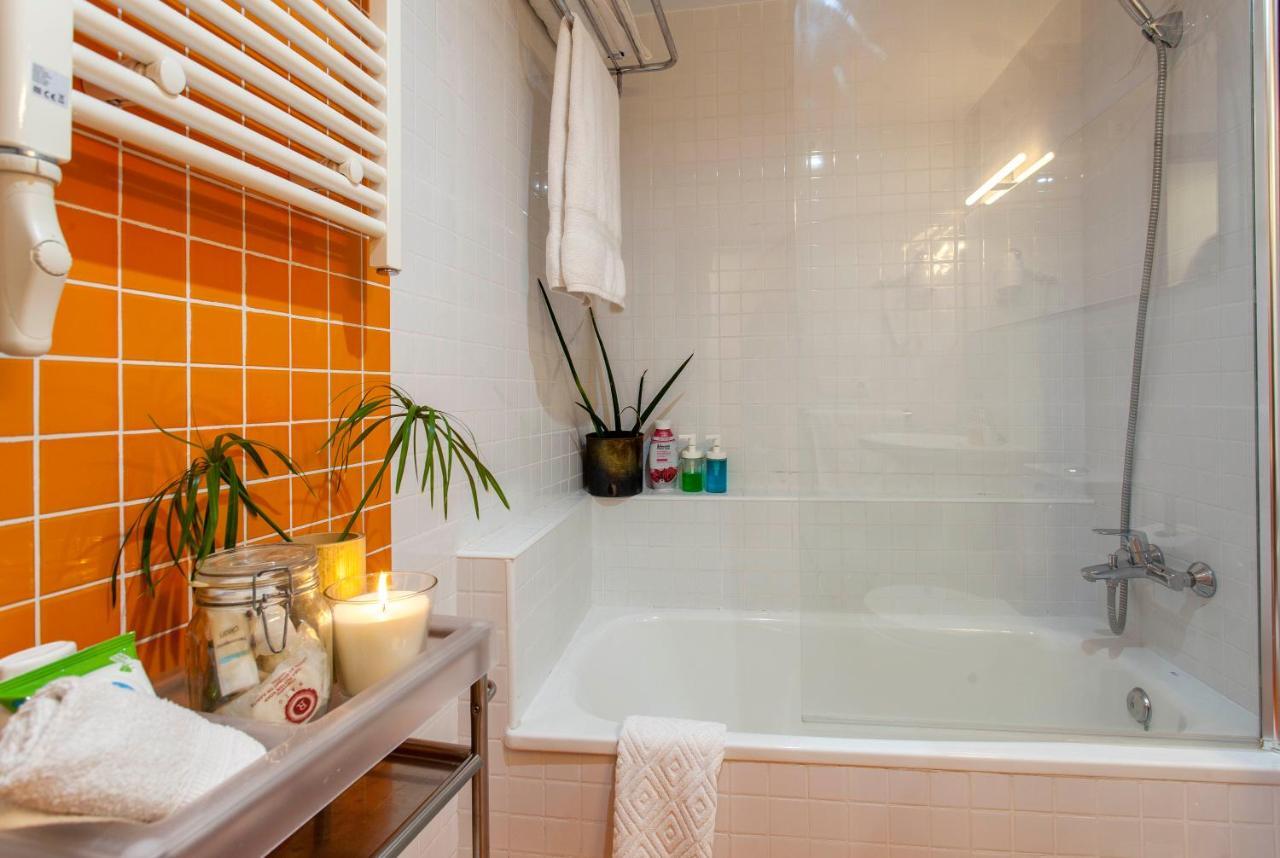 Luxurious & Alluring Home In Historic Town Valencia Bagian luar foto