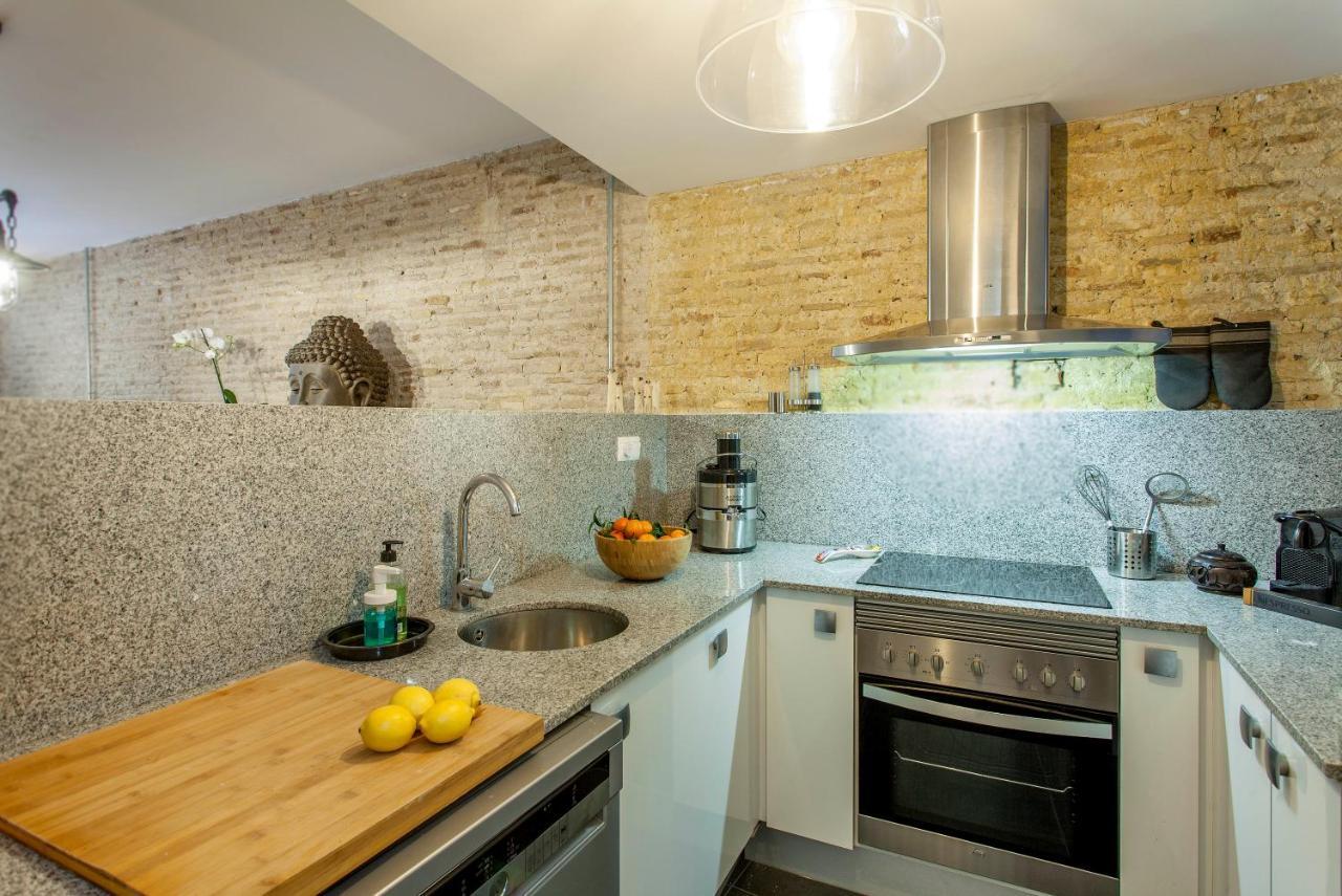 Luxurious & Alluring Home In Historic Town Valencia Bagian luar foto