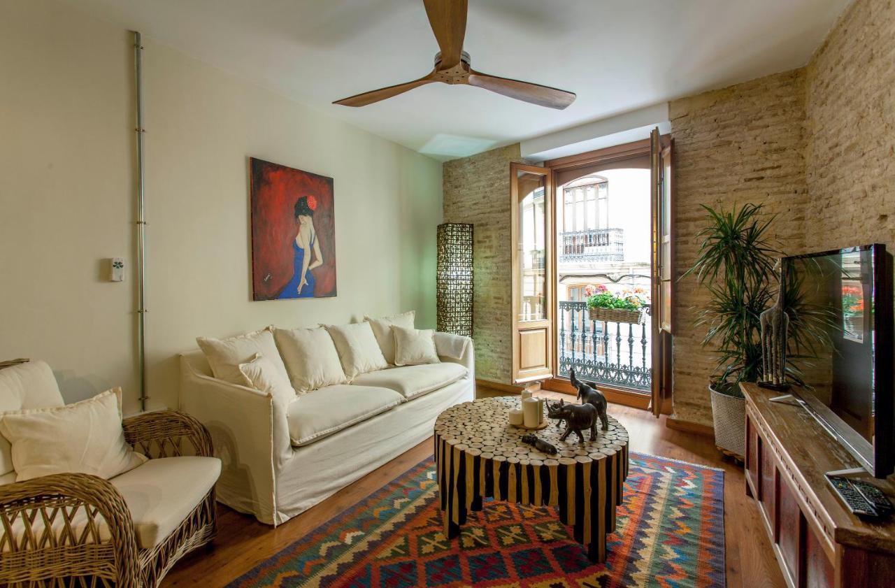Luxurious & Alluring Home In Historic Town Valencia Bagian luar foto
